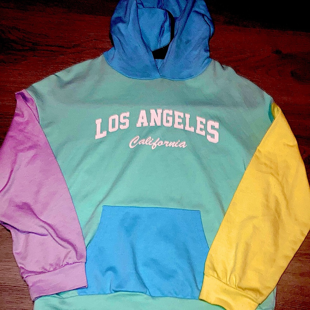 Colorful Los Angeles Cal hoodie light weight girls and boys 11-12 runs small